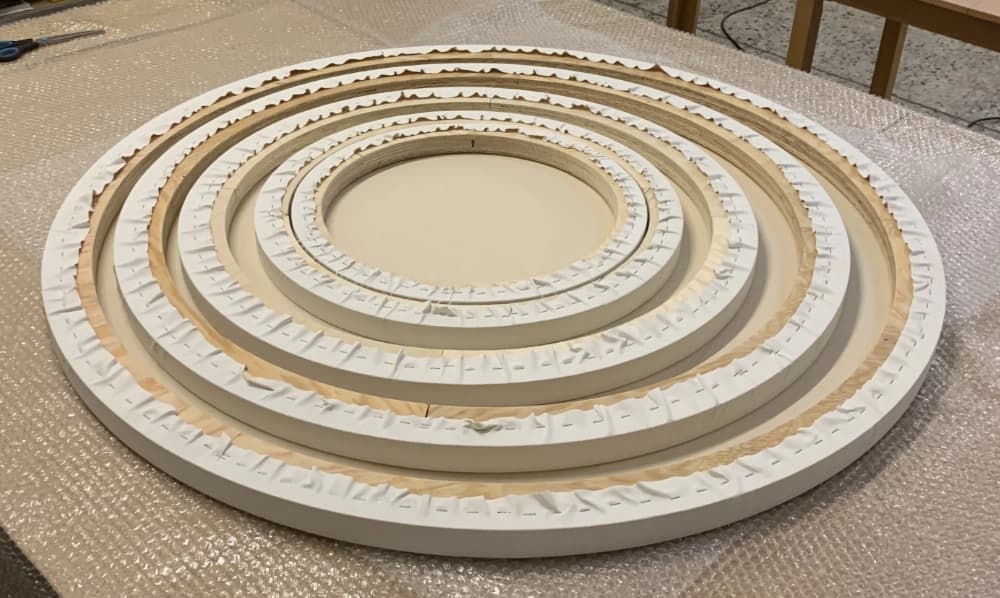 Five handcrafted round canvases in various sizes, made in Chemnitz — Xanadu Frames